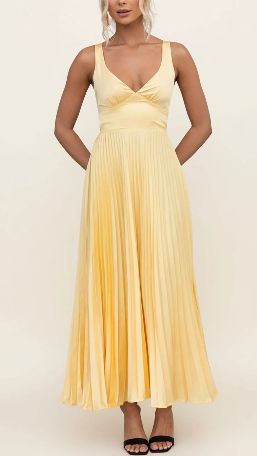 Elegant Pleated A Line Empire Waist Backless Maxi Dress