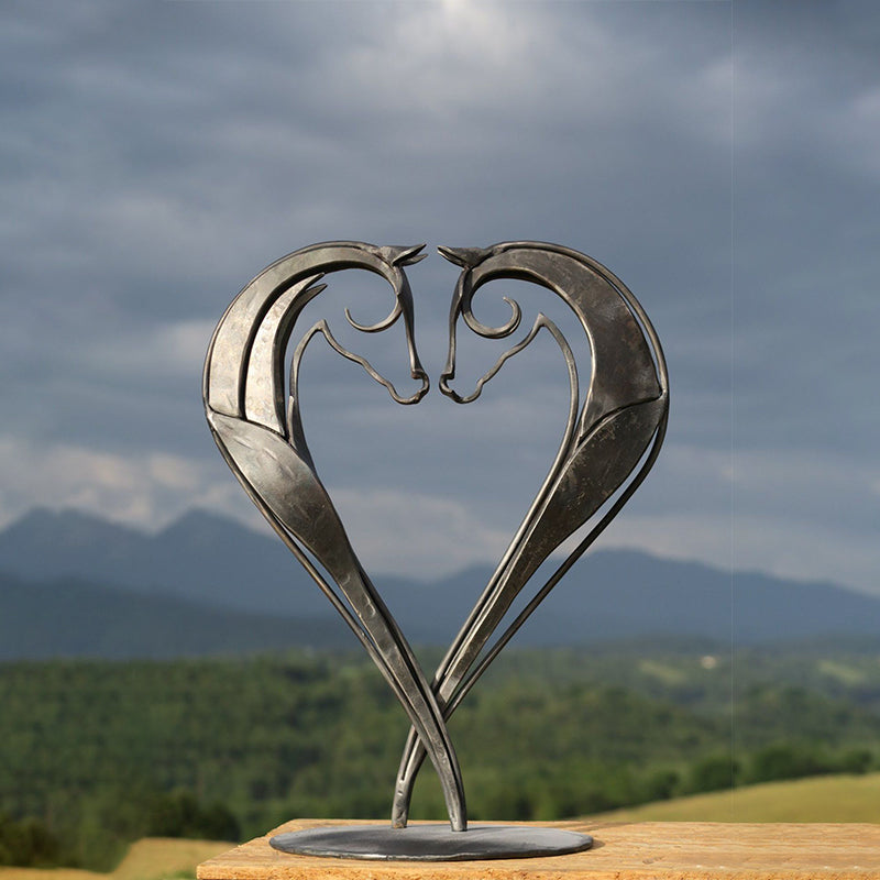 Niropi | Kiss Horse Sculpture