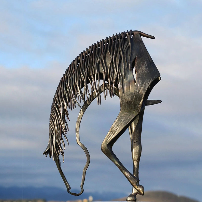 Niropi | Kiss Horse Sculpture