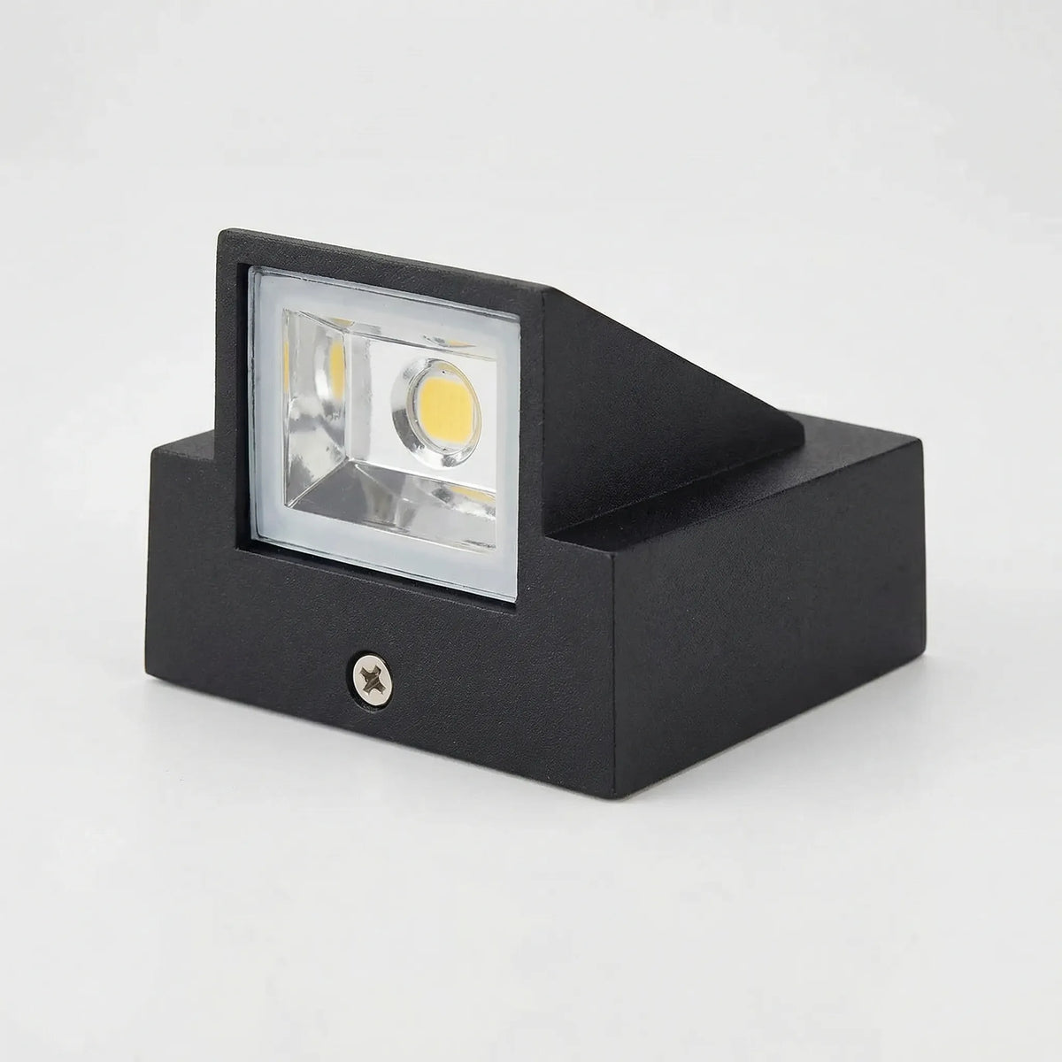 Niropi | Sconcera IP65-Rated Outdoor Wall Sconce