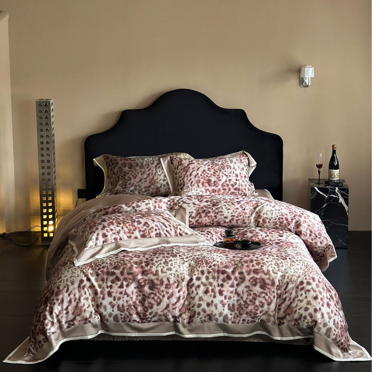 Cotton Sateen Bedding Set with Delicate Leopard Print and Contrast Piping