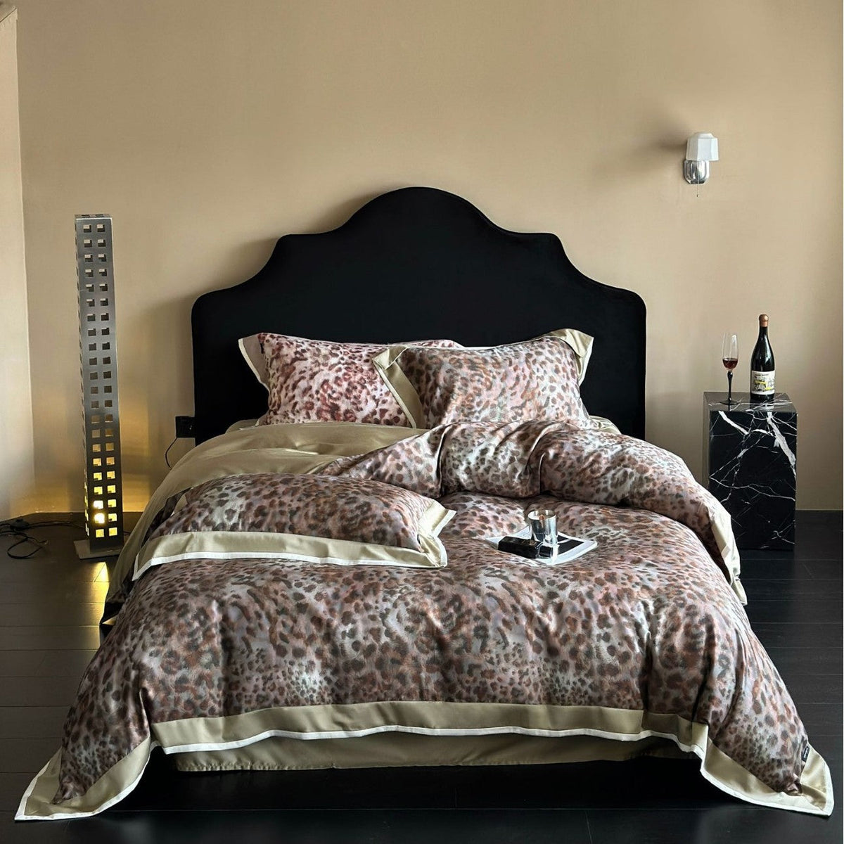 Cotton Sateen Bedding Set with Delicate Leopard Print and Contrast Piping