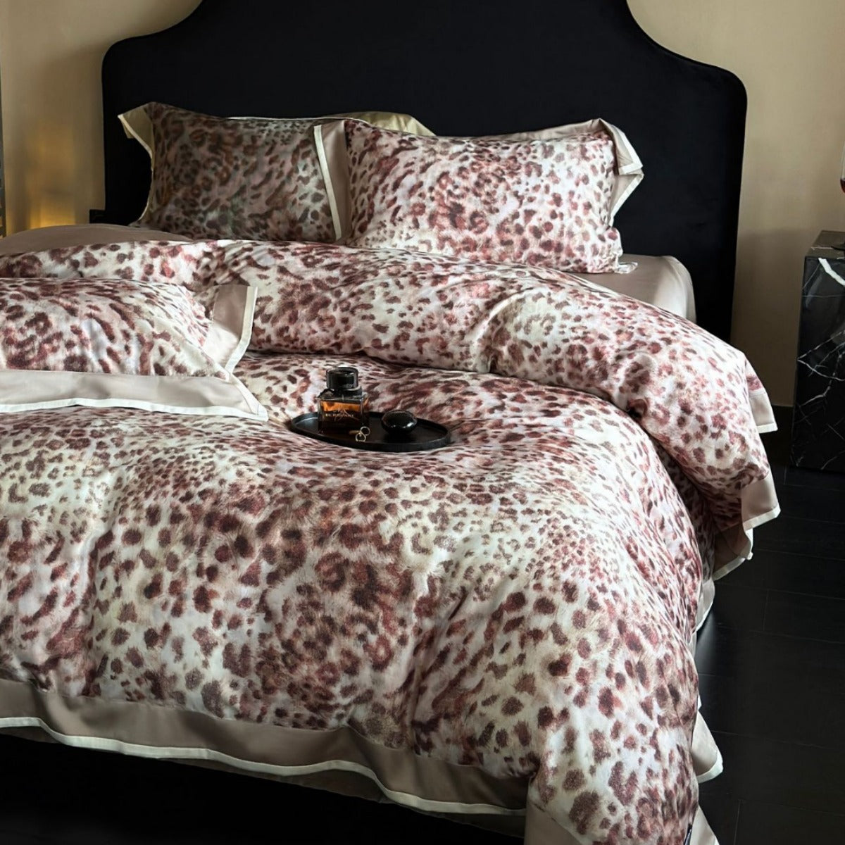Cotton Sateen Bedding Set with Delicate Leopard Print and Contrast Piping