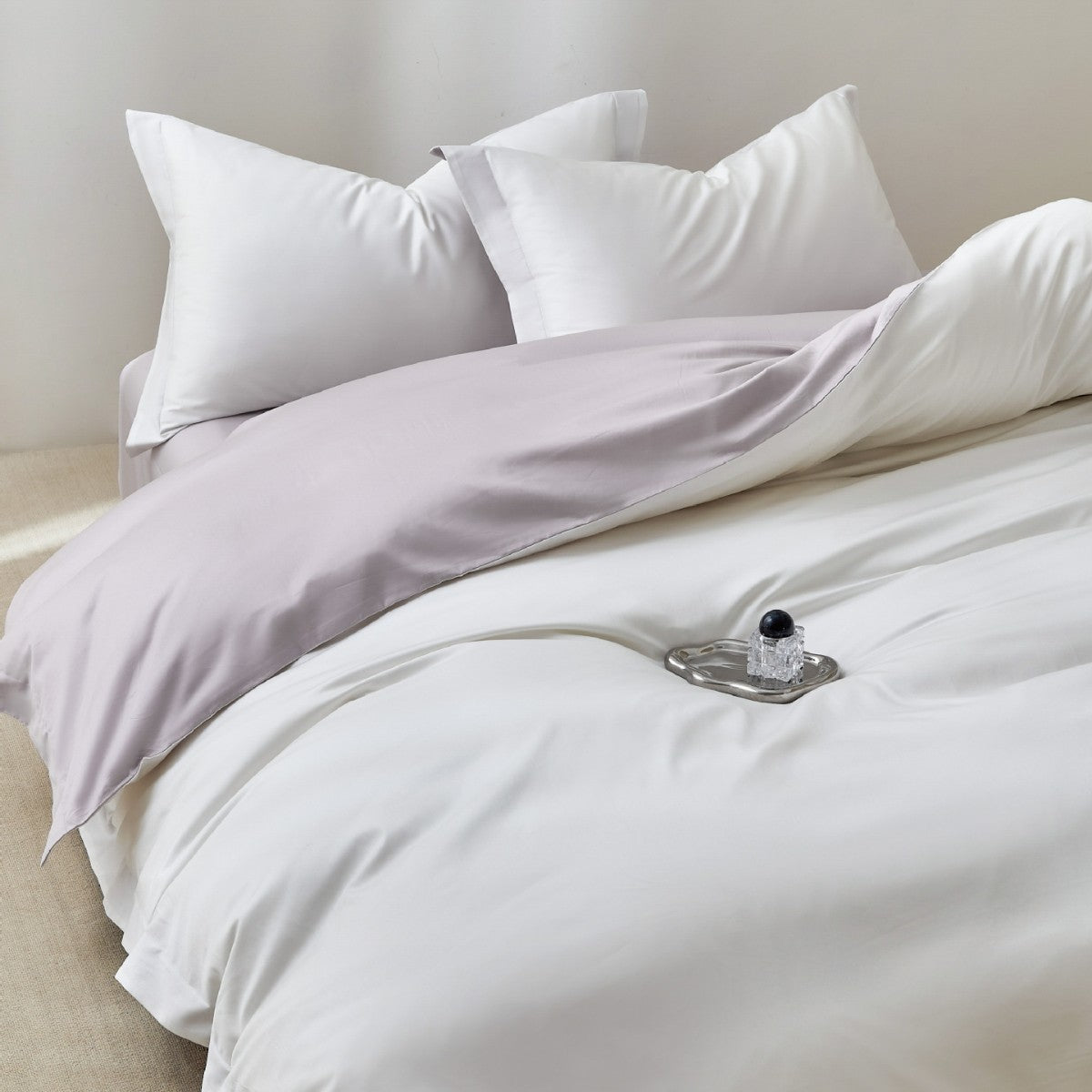 Finely Woven Cotton Sateen Bedding Set with Concealed Button Placket