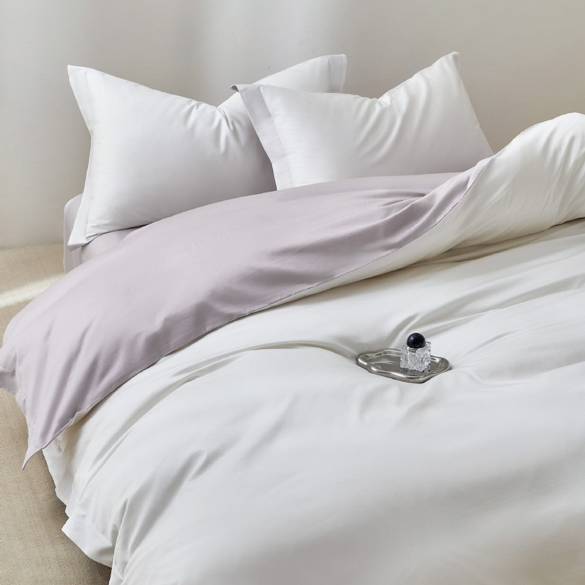 Finely Woven Cotton Sateen Bedding Set with Concealed Button Placket