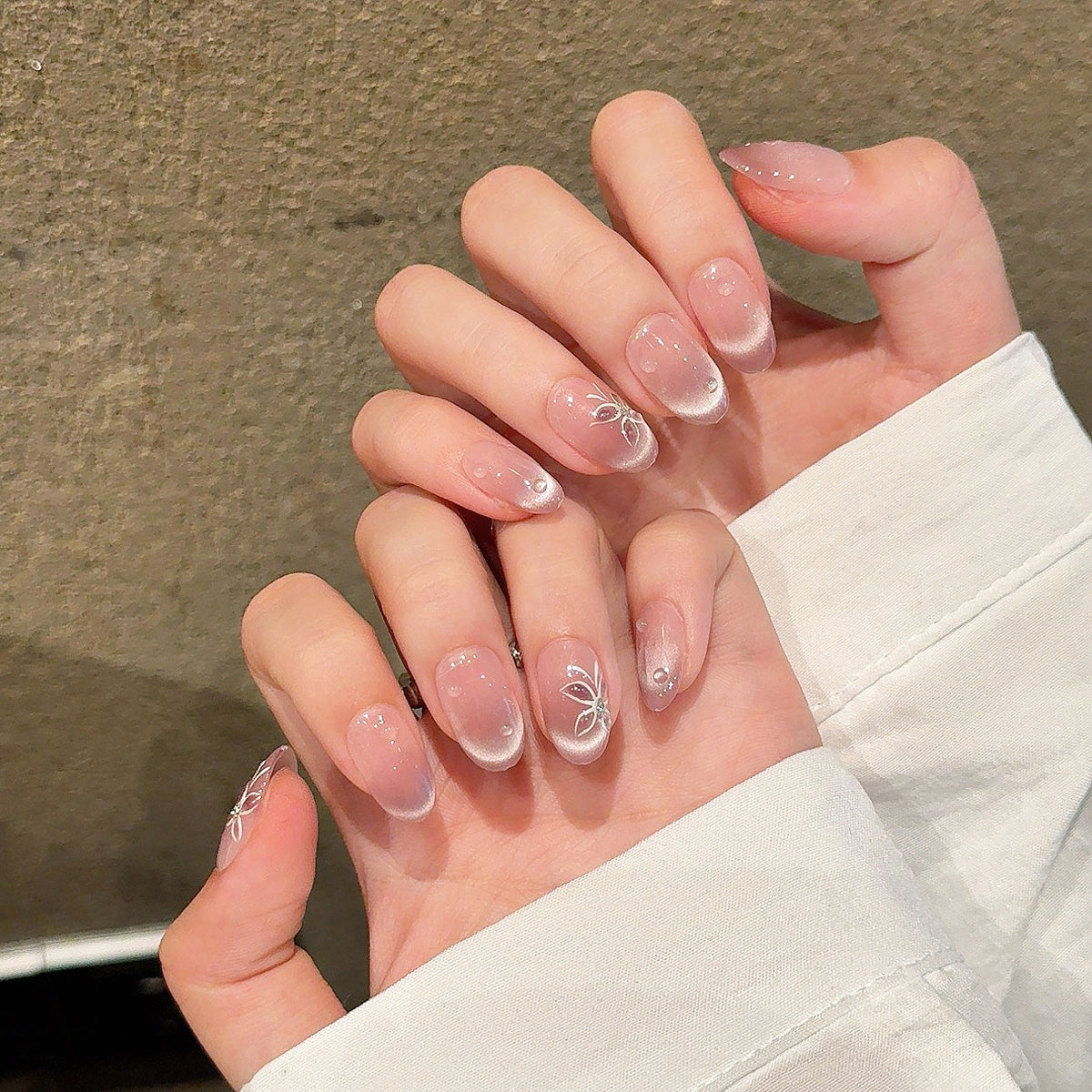 Floral Accent Press-On Nail Set
