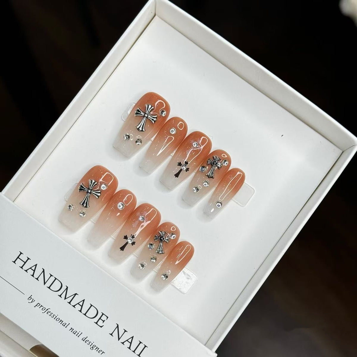 Handmade Decorative Press-On Nail Set with Metallic Accents
