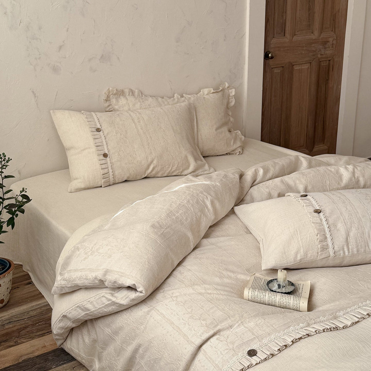 Linen-Look Bedding Set with Ruffles and Button Closure