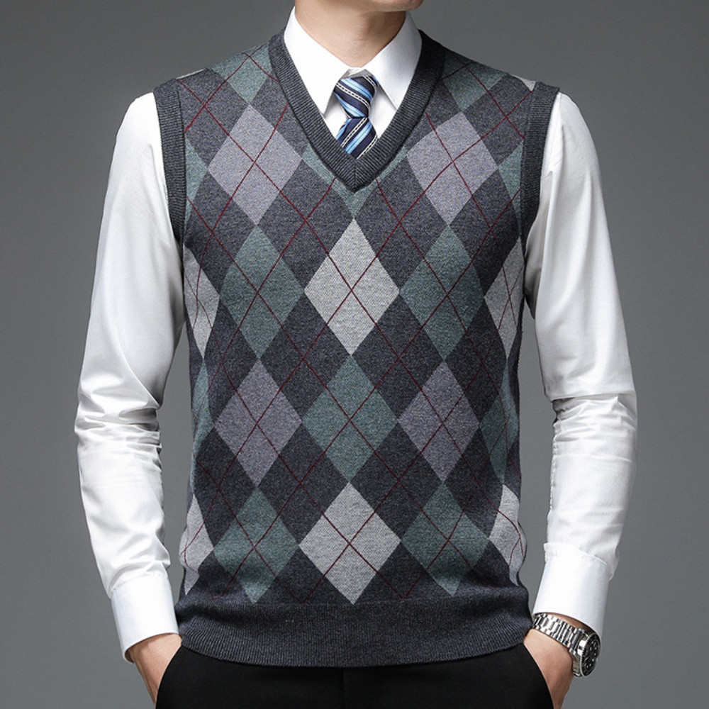 Men's Sweater Vest with Stylish Argyle Pattern