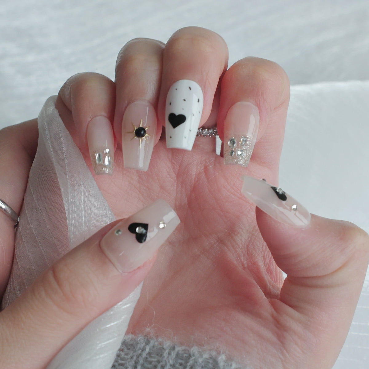 Themed Press-On Nail Art Set