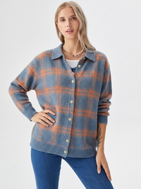 Women's Oversized Plaid Button-Front Cardigan for Fall and Winter