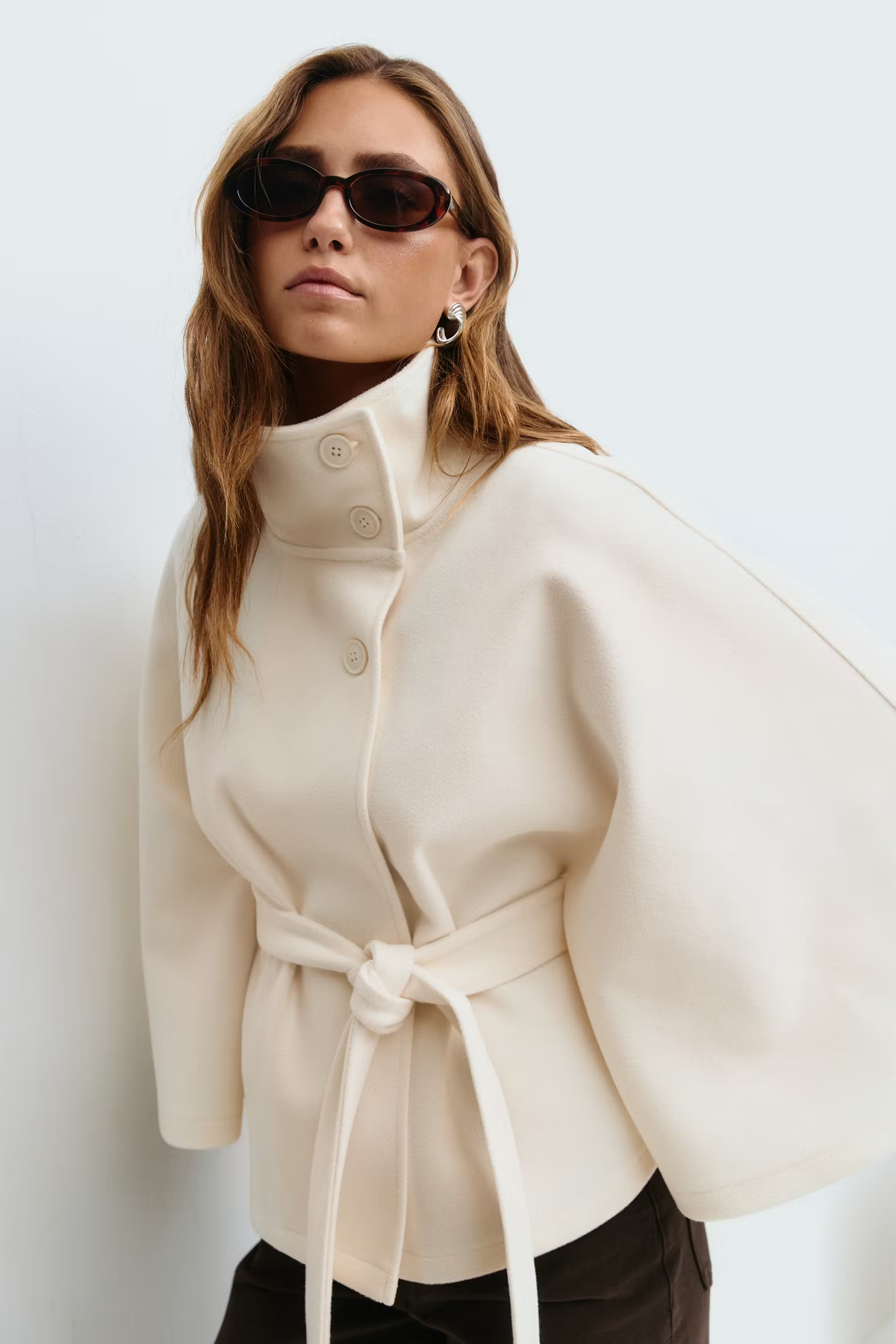 Women's Wool-Blend Cape Coat with High Collar, Tie Belt, and Button Closure for Autumn and Winter